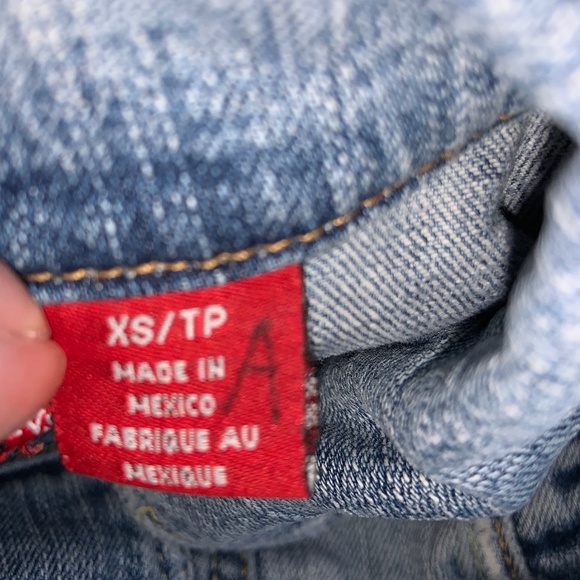 GUESS Vintage Embroidered Floral Denim Vest - Picture 5 of 7